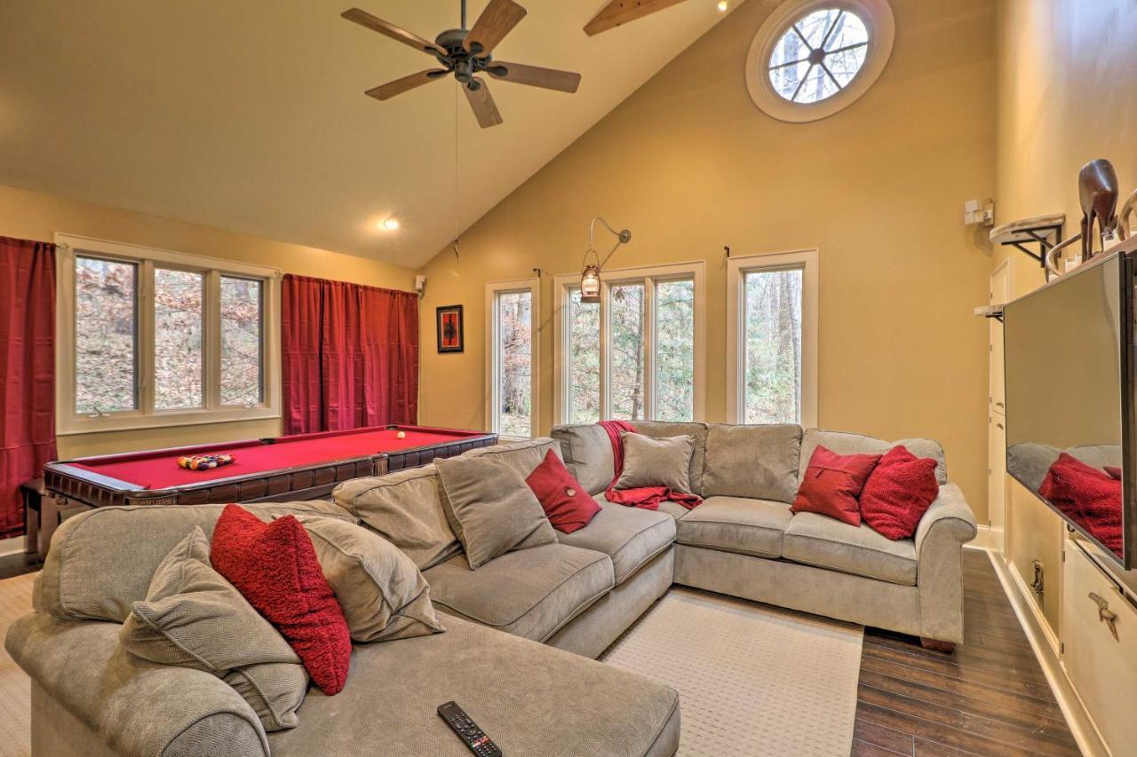 Cozy Conyers Cabin With Fireplace And Pool Table! Екстер'єр фото