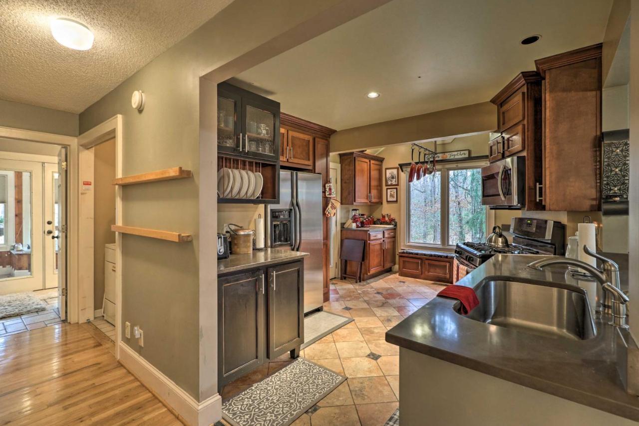 Cozy Conyers Cabin With Fireplace And Pool Table! Екстер'єр фото