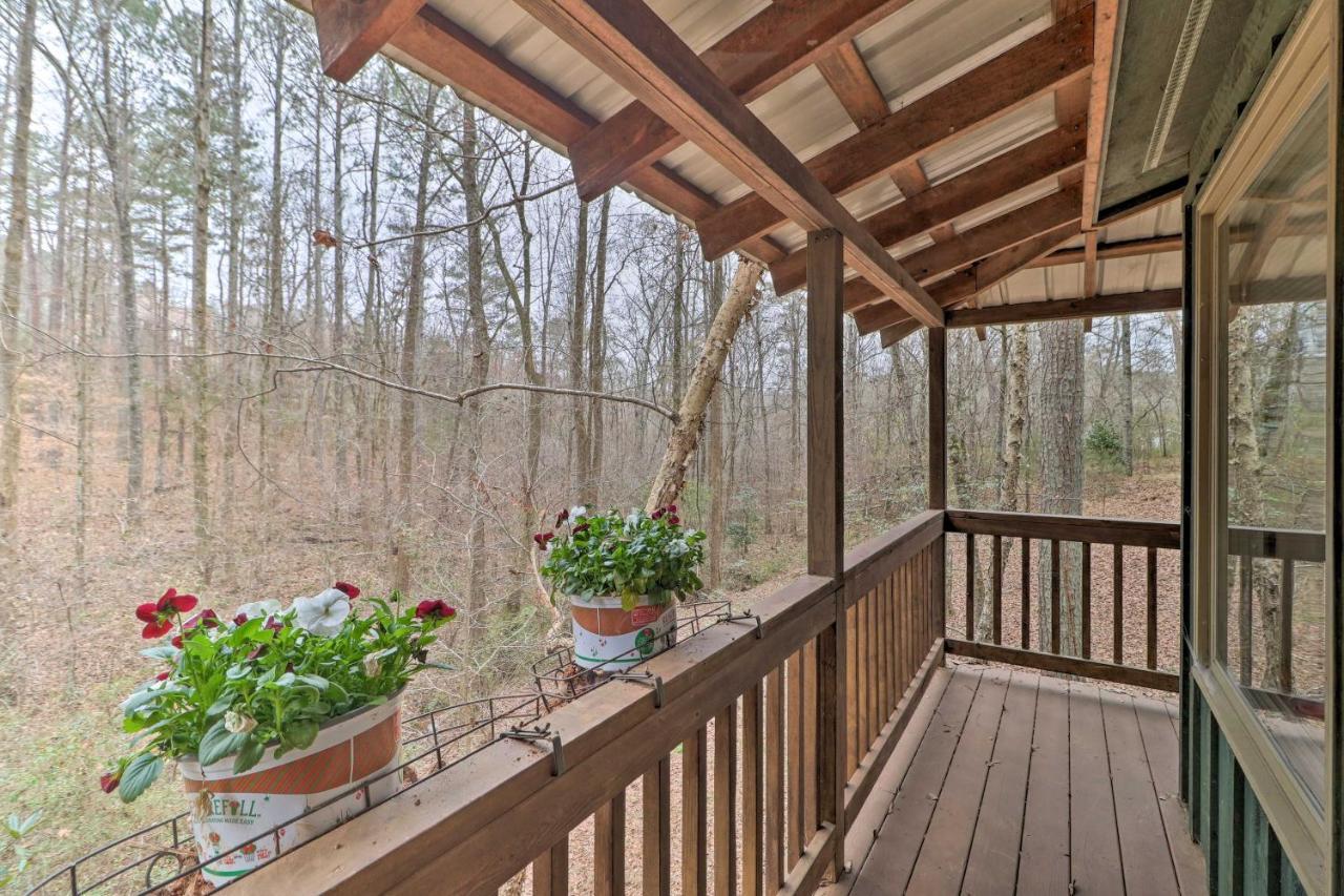 Cozy Conyers Cabin With Fireplace And Pool Table! Екстер'єр фото